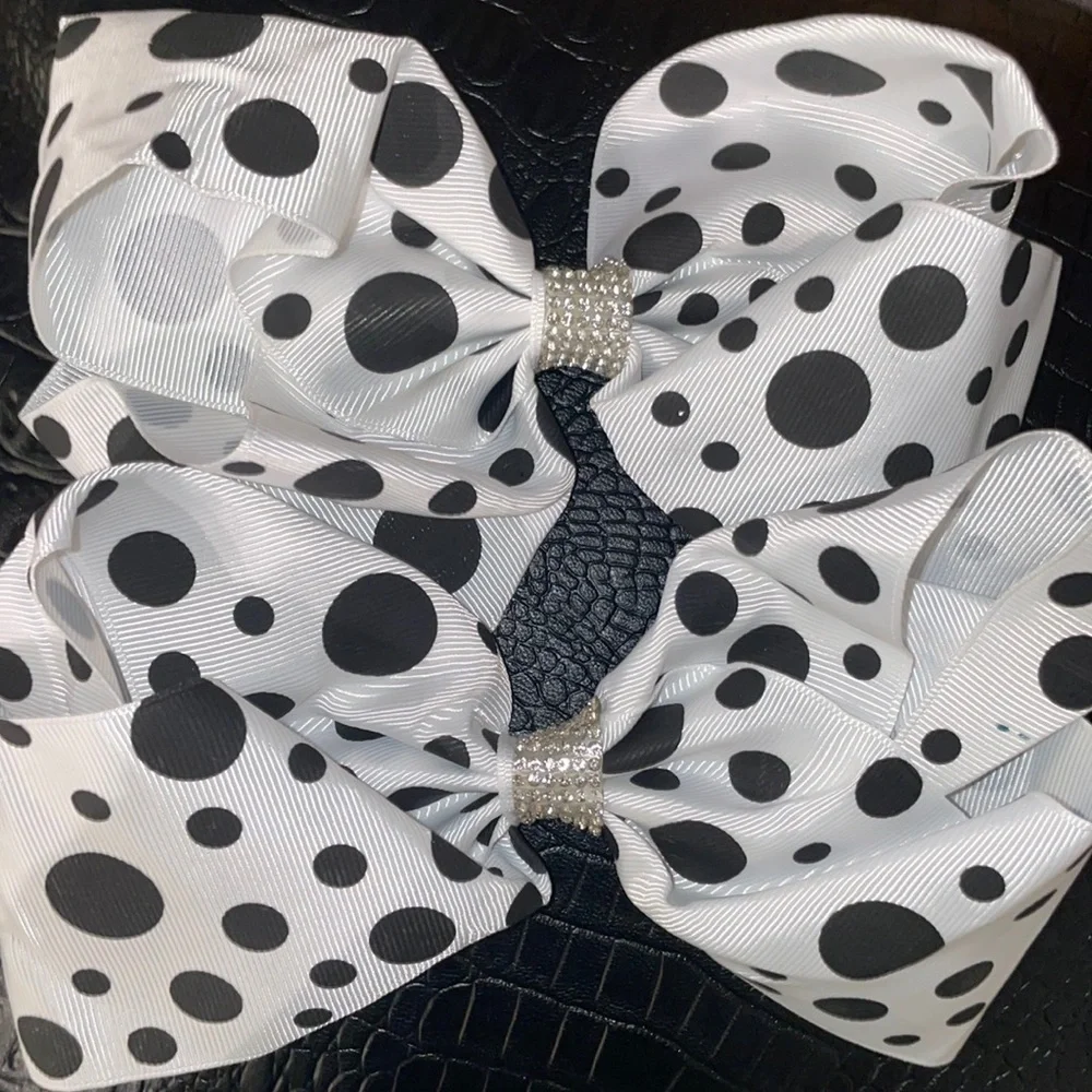 Cute‎ poleka dot bows!
